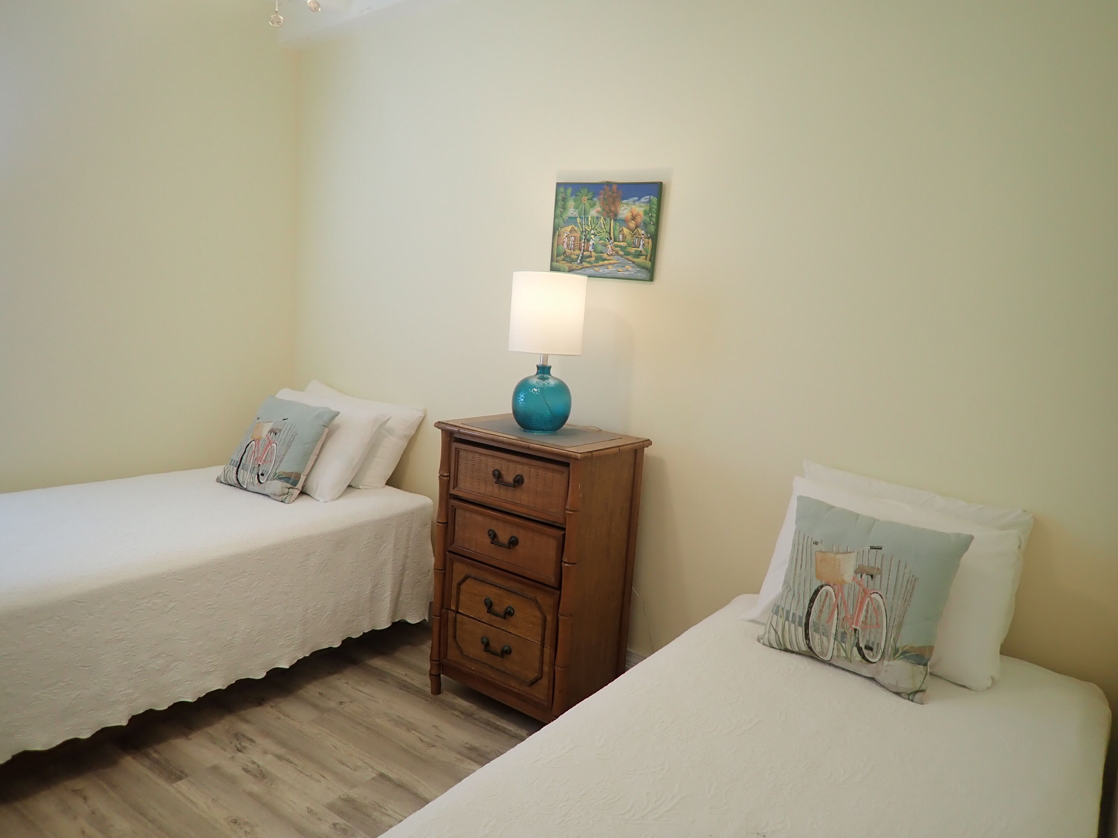 4 bedrooms, WiFi, bed sheets