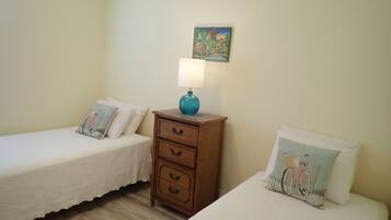 4 bedrooms, WiFi, bed sheets