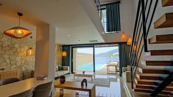 Ropa de cama de alta calidad y artículos del minibar gratis
