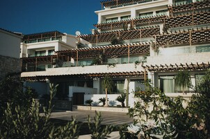 Fachada de la propiedad