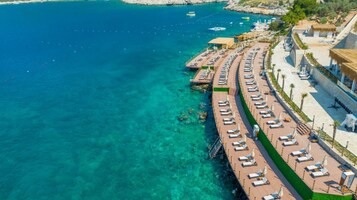 私家海滩、黑沙、免费海滩小屋、沙滩椅