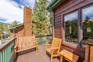 Property grounds - Perfect Family Cabin, Walking Distance to RMNP and the River in Aspen Brook + AC (Estes Park)