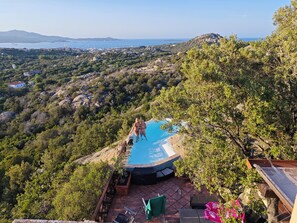 Outdoor pool - Villa Vista, from the terrace a stunning view to Costa Smeralda and the Islands (Sardegna)