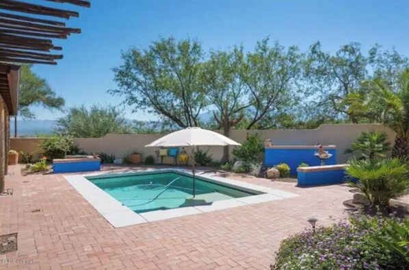 Outdoor pool, a heated pool