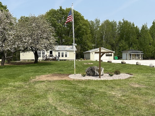 Cozy Place w/Rustic Bunk house ORV Trail at end of driveway Sleeps 8-10