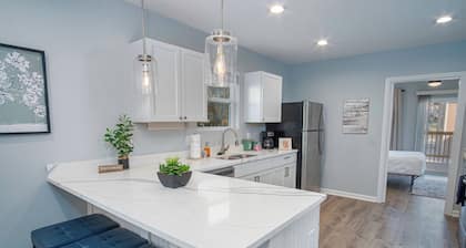 Adorable 4BR 2BA Close to Riverwalk and Downtown