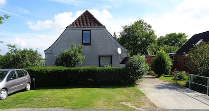 Relax in the iodine-rich North Sea air in the first floor apartment Deichblick