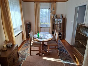 Dining - Relax in the iodine-rich North Sea air in the first floor apartment Deichblick (Friedrichskoog)
