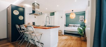 Stylish Studio w Terrace in Heart of Lux