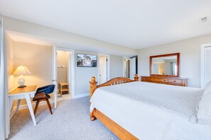 7 makuuhuonetta, työpöytä, ilmainen Wi-Fi, vuodevaatteet