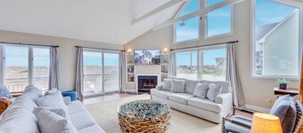 SUMMER SAVINGS - Oceanfront Dog Friendly w/ Pool, Hot Tub, Game Room, Cargo Lift