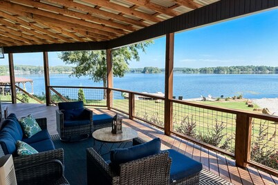 Eagles Nest on Lay Lake: Firepit & Stunning Views