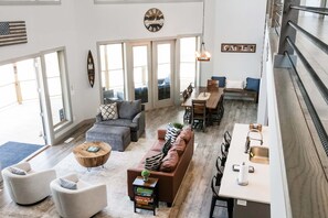 Smart TV, fireplace - Eagles Nest on Lay Lake: Firepit & Stunning Views (Shelby)