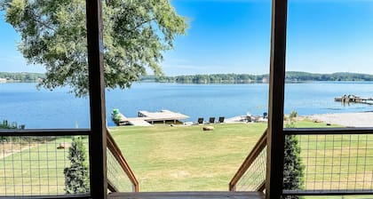 Eagles Nest on Lay Lake: Firepit & Stunning Views