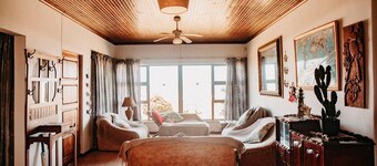 Great Location- 7 Bedroom Beach Cottage