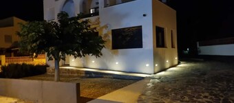 House in Roses ¨¨Happy Holidays¨