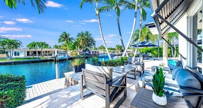 Heated Pool! WaterFront Home! 1 Mile To Beach!