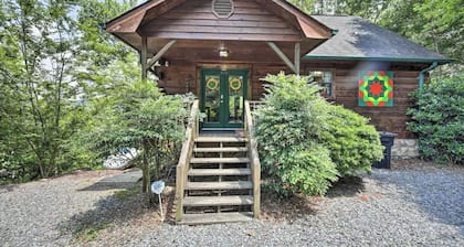 Mountain retreat w/ views & 4 min to city! Gas Fireplace~Pet Friendly~Games!