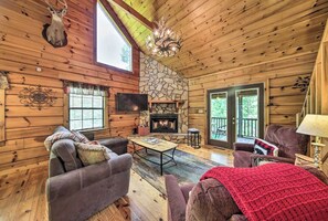 Smart TV, chimenea, videojuegos y libros 