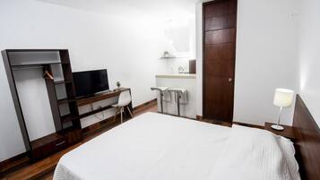 Exclusive Single Room, 1 Bedroom | Premium bedding, down duvets, minibar, desk