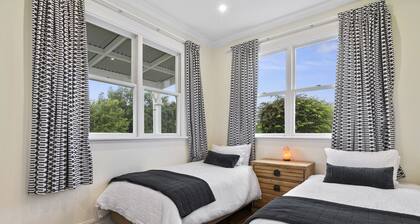 Botham's Beauty - Blenheim Holiday Home