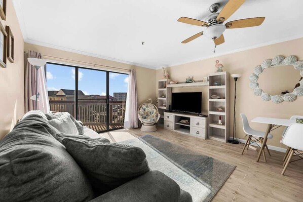 TV, Netflix, streaming services