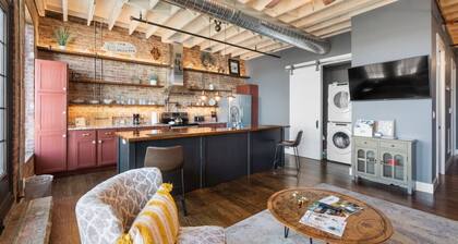 Urban Loft #5 GRAY · Downtown Urban Loft above Restaurants & Boutiques