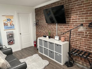 Smart TV, Netflix, streaming services