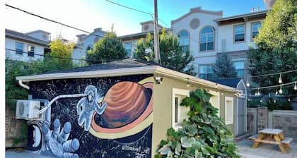 The Carriage House: Downtown, SLC! Clean & Fresh! Pets OK!