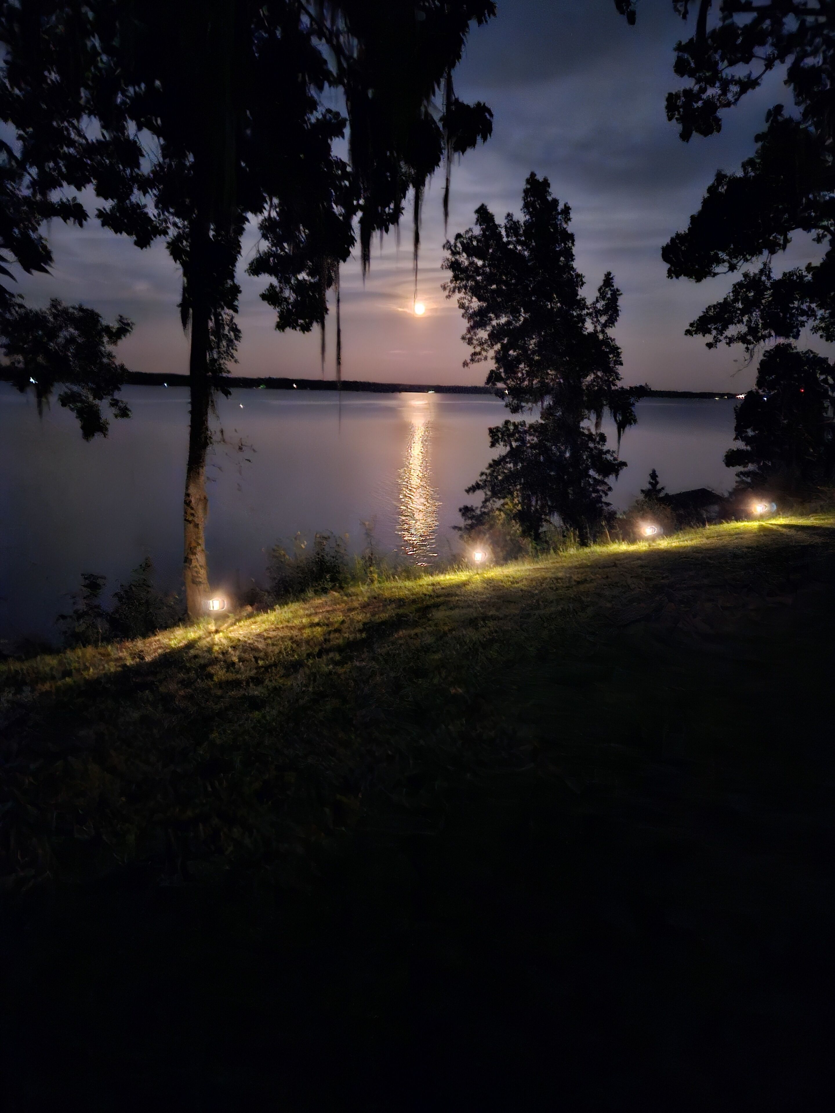 Private lake front home with gorgeous views. Pet Friendly. 