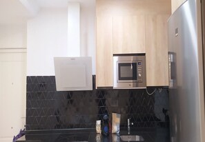 Frigorifero, microonde, forno, lavastoviglie