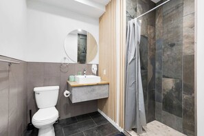 Baignoire, sèche-cheveux