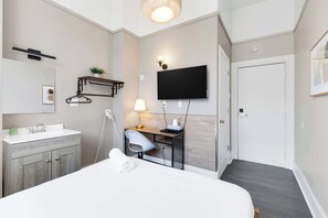 1 habitación, tabla de planchar con plancha, wifi y ropa de cama 