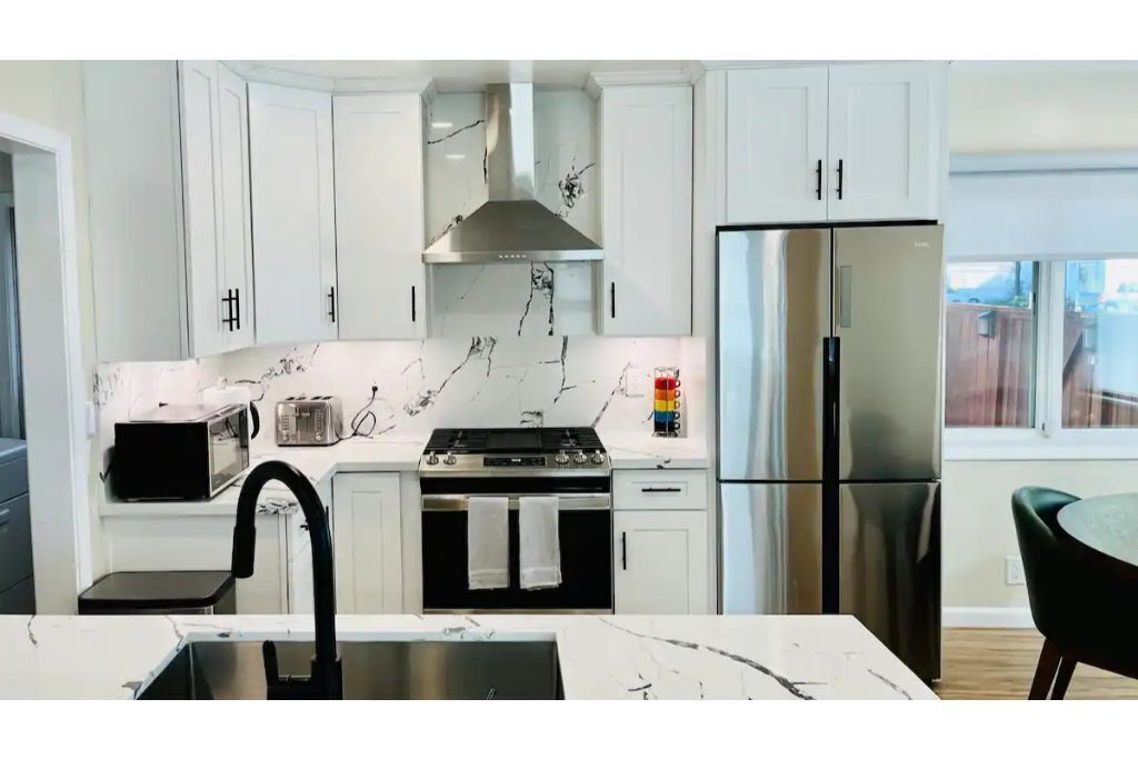 Newly upgraded Luxury 2 Bedroom Home!