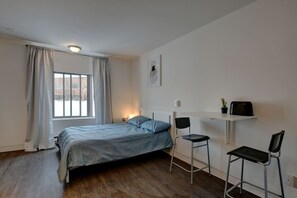 1 camera, ferro/asse da stiro, Wi-Fi, lenzuola