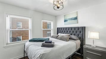 2 bedrooms, desk, iron/ironing board, free WiFi