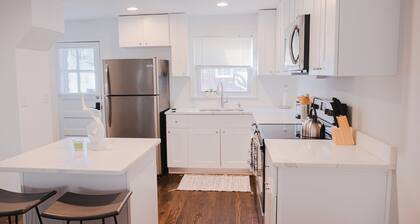 Sleeps 6, 3 Queen Beds, Centrally Located, Near Downtown KC & County Club Plaza