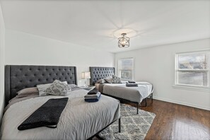 2 bedrooms, desk, iron/ironing board, free WiFi