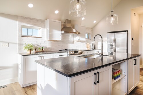 Custom, Countryside Barndominium for Multi-Family near Bozeman with Hot Tub