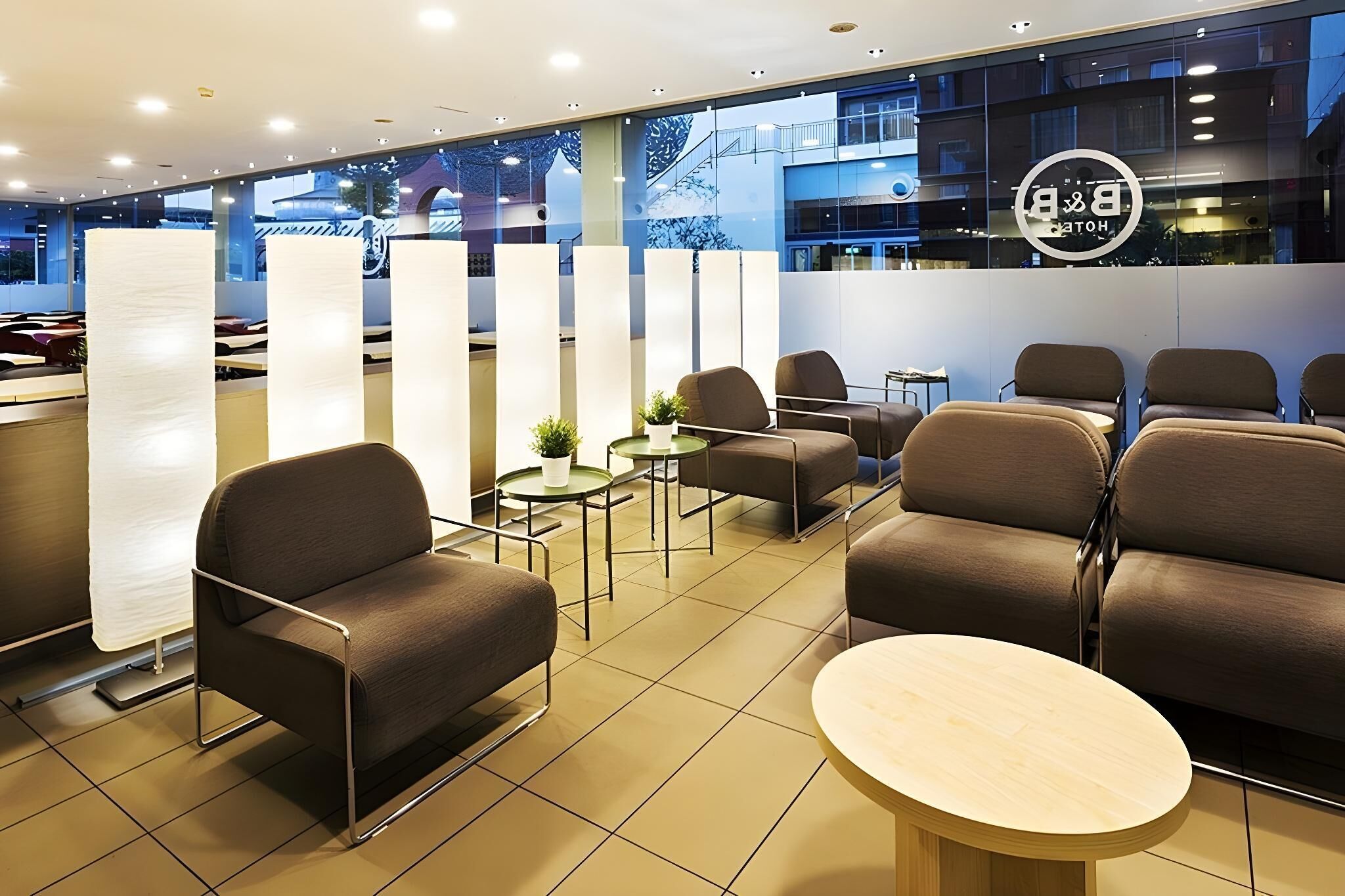 المنشأة من الداخل