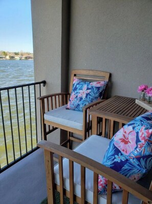 Property grounds - Lakeview Condo (Willis)