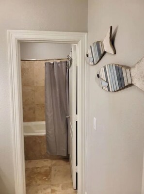 Toallas, jabón, shampoo
