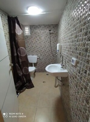 Towels, soap, shampoo - location , History , experience and more (Nazareth)