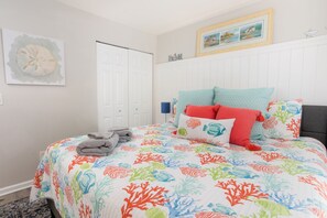 2 bedrooms, desk, iron/ironing board, travel cot