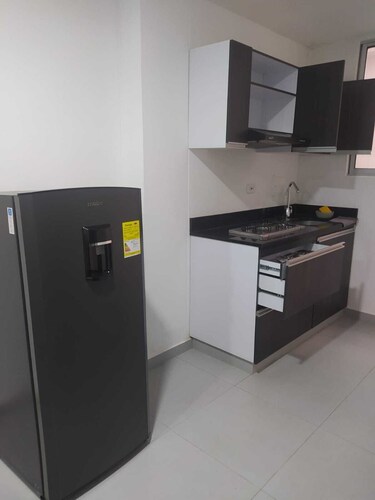 HERMOSO APARTAMENTO CON AIRE ACONDICIONADO EN UN PRIMER PISO