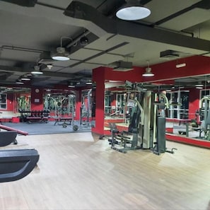 Studio, 1 King Bed with Sofa bed | Fitness facility - Stunning Studio Apartment in Dubai City, UAE (Dubai)