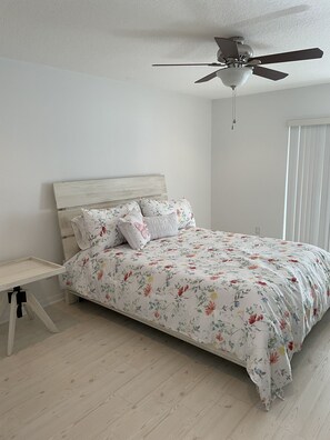 2 bedrooms, iron/ironing board, travel cot, free WiFi