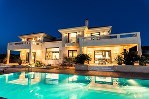 Villa | 7 sovrum, skrivbord och ljudisolering