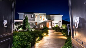 Villa | 7 soverom, skrivebord og lydisolert