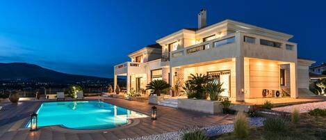 Villa | 7 Schlafzimmer, Schreibtisch, schallisolierte Zimmer